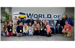 Los estudiantes del estado de Bemidji asisten a World of Concrete en Las Vegas