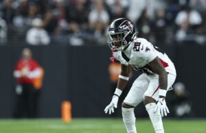Informe: los Falcons no presentarán al agente libre restringido Dee Alford