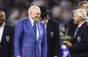 Jerry Jones: Aprecio mi tiempo con Jimmy Johnson, le deseo lo mejor en la jubilación