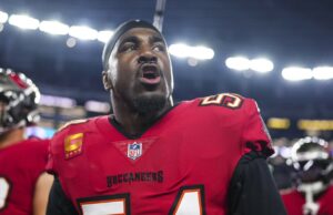Lavonte David acepta un acuerdo de un año con Buccaneers