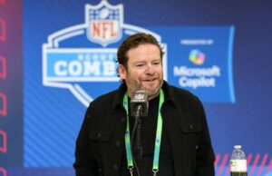 John Schneider: Todos ven que necesitamos abordar la línea ofensiva