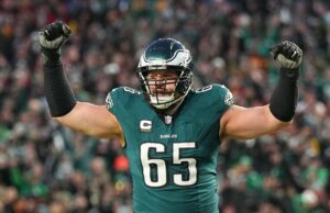 Lane Johnson acepta una extensión de un año hasta 2027