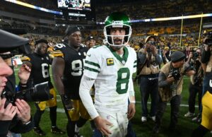 La espera de Aaron Rodgers continúa continuando