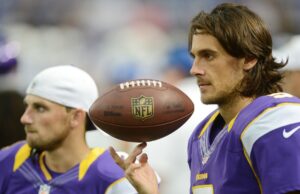 Chris Kluwe dice que fue despedido de entrenar al fútbol de primer año para la protesta anti-maga