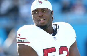 Los gigantes acuerdan términos con LB Victor DiMukeje