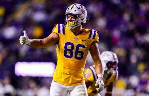 Como hijo y sobrino de All-Pros, el ala cerrada de LSU Mason Taylor recibe muchos consejos familiares