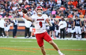 Louisville QB Tyler Shough listo para visitar Browns
