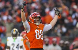 Mike Gesicki acepta un acuerdo de tres años para quedarse con Bengals