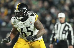 Dan Moore, los titanes están de acuerdo con los términos