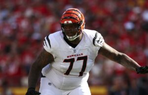Trent Brown acepta términos de Texans
