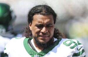 DT Leki Fotu acepta términos con Raiders