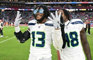 John Schneider: Cirugía de rodilla de Ernest Jones no es gran cosa, espero obtener un contrato pronto