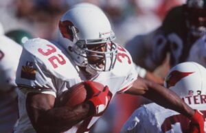 El ex NFL RB Leshon Johnson enfrenta cargos de peleas de perros después de la incautación de 190 perros
