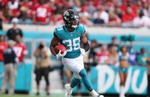 Falcons acepta los términos con el retornor Jamal Agnew