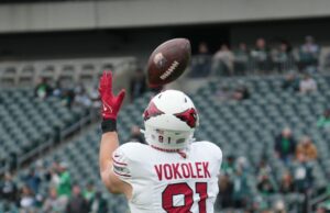 Te Travis Vokolek firma su licitación para regresar a los Cardenales