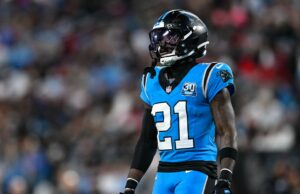 Panthers vuelve a firmar el seguridad Nick Scott