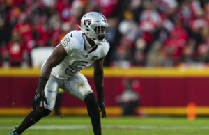 Falcons, LB Divine Deablo acepta un acuerdo de dos años