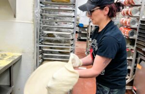 Este chef de pizza de Bellefontaine es una campeona de masa de campeona mundial