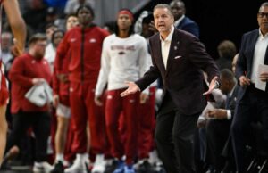 Cómo John Calipari desperdició uno de sus mejores trabajos de entrenamiento del torneo de la NCAA cuando Arkansas sopla el liderazgo contra Texas Tech