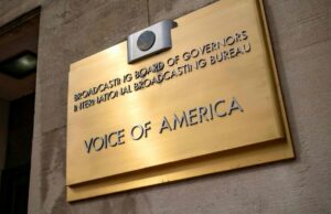 El juez detiene el esfuerzo de Trump para desmantelar la voz de América