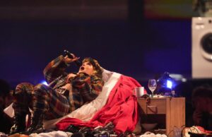 El reinado 'Brat de Charli XCX continúa, mientras limpia los premios Brit Awards At Brit.