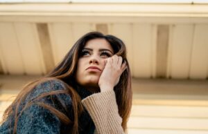 Por qué las niñas con ansiedad a veces se establecen en las relaciones