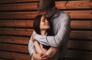 Si quieres permanecer juntos para siempre, convierte estos 6 gestos dulces en hábitos