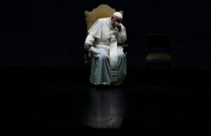 En todo el mundo, la gente llora al Papa