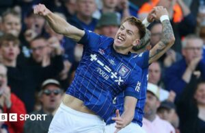 La cláusula de lanzamiento de relegación de £ 30 millones de Liam Delap: ¿Quién quiere firmar el delantero de Ipswich Town?