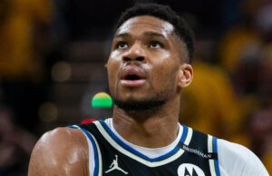 MIRAR: el fanático de los Pacers se burla de Giannis Antetokounmpo de Bucks con reloj casero durante los tiros libres en el Juego 2