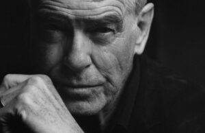 Para Pierce Brosnan, el mundo es suficiente