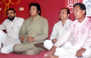 Cuando un joven Modi conoció a Manoj Kumar