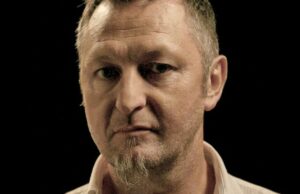 Dave Allen Dead: Gang of Four Bobsist muere semanas antes de la banda debido a la gira