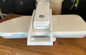 La prensa de vapor 'sin esfuerzo' corta el tiempo de planchado a la mitad y obtiene pliegues de las hojas 'en segundos'