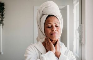 'Poción juvenil' que hace que la cara y el cuello se sientan más firmes 'aclamado por los compradores por reducir las arrugas