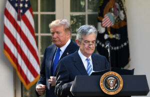 Los ataques de Trump a Powell se suman a la incertidumbre para las acciones