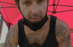 Shia LaBeouf 'plenamente apoya' el lanzamiento de documental sobre la agitación en su compañía de teatro ahora cerrada