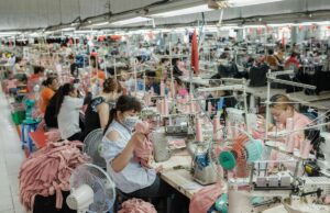 Los centros de fábrica de Panic se apoderan del World después del latigazo de la tarifa de Trump