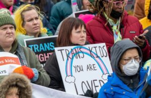 Minnesota está demandando a la administración Trump para mantener a los niños trans en deportes