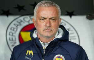 José Mourinho agarra la nariz del entrenador de Galatasaray después de la derrota de la Copa Turca