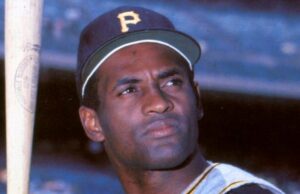 Piratas para volver a agregar el signo de Roberto Clemente, disculparse con la familia