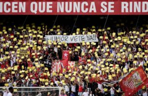Sevilla vs Atlético Madrid Laliga Game se detuvo debido a la protesta de los fanáticos
