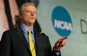 ¿Cuál es el asentamiento de la casa que involucra deportes universitarios y por qué importa?