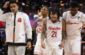 Kelvin Sampson llama al final de Houston “incomprensible”