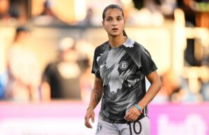 Castellanos de espinas sobre la posible prohibición de los viajes: incertidumbre 'aterrador'