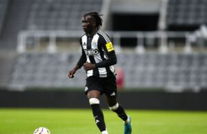 Australia International Kuol Eyes Summer Salida de Newcastle