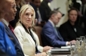 El departamento de justicia demanda a Maine por permitir atletas transgénero en deportes de niñas