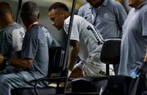 Neymar sale en lágrimas después de un nuevo retroceso de lesiones con Santos