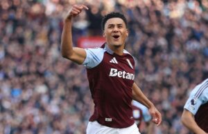 Ollie Watkins de Aston Villa: estaba 'hurto' sobre el banquillo de PSG