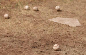 Puntajes de béisbol y softbol de la escuela secundaria del sábado